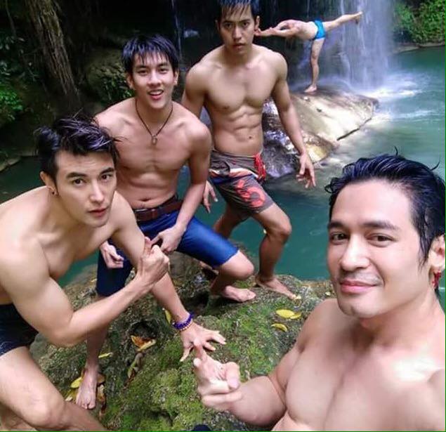 ร้อนจนต้องถอด