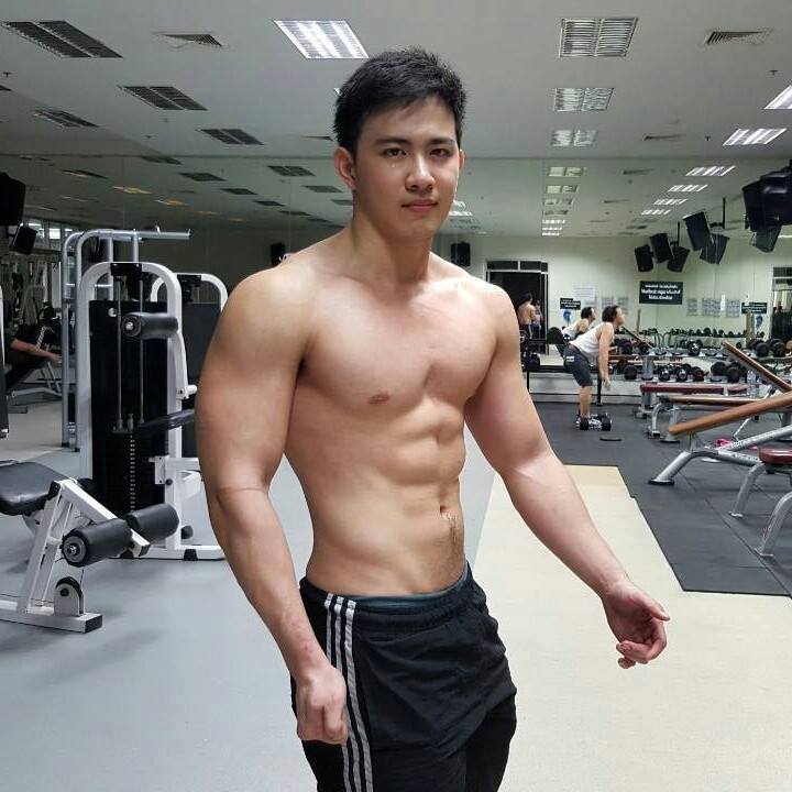 ร้อนจนต้องถอด