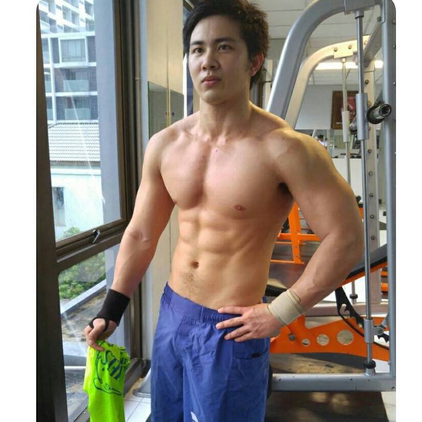 ร้อนจนต้องถอด