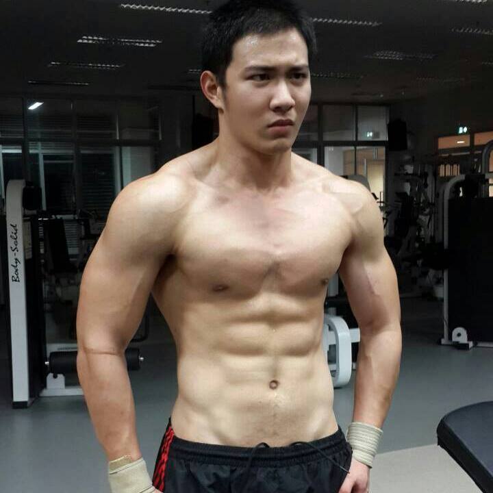 ร้อนจนต้องถอด