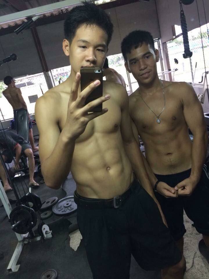 มวยโค้กกันเลยทีเดียว