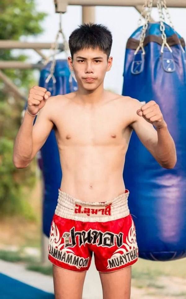 มวยโค้กกันเลยทีเดียว
