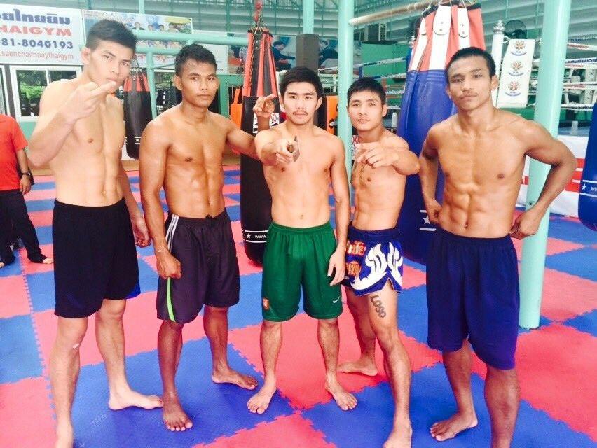 มวยโค้กกันเลยทีเดียว