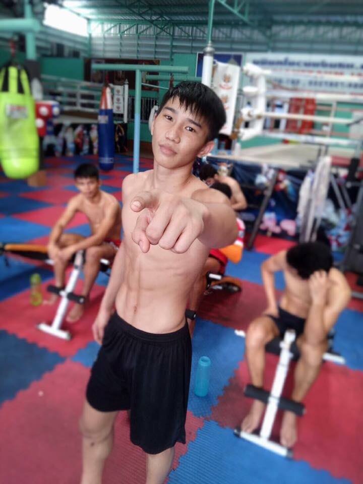 มวยโค้กกันเลยทีเดียวแตกแน่ๆ