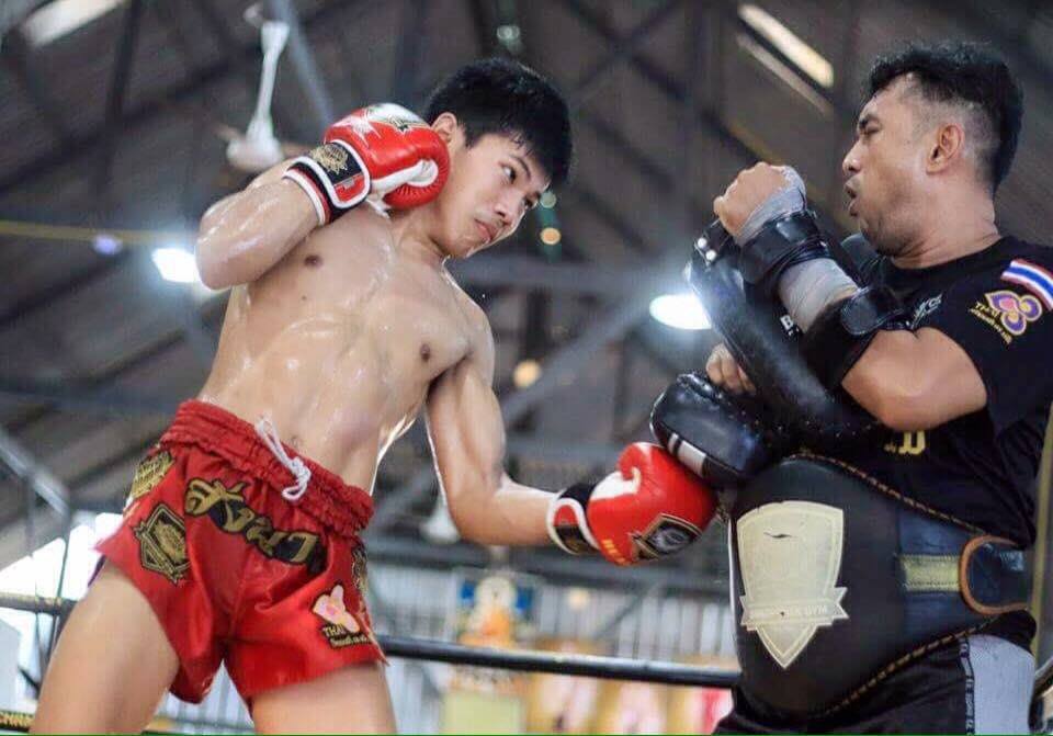 มวยโค้กกันเลยทีเดียวแตกแน่ๆ