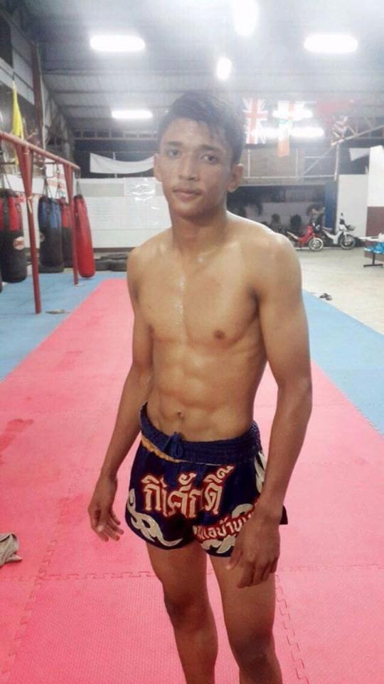 มวยโค้กกันเลยทีเดียวแตกแน่ๆ