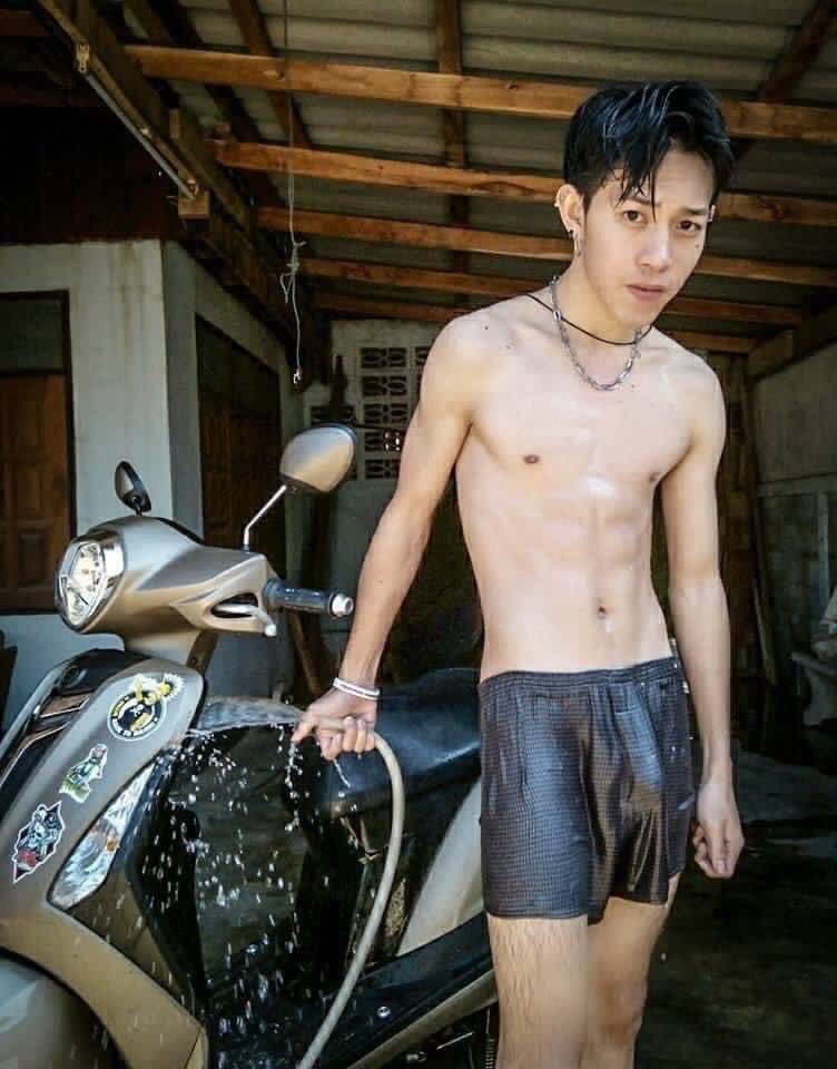 น่ารักน่าเลีย