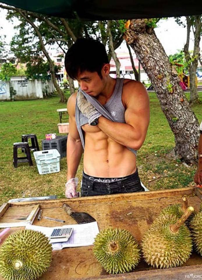 [OMGBoy019][18+] หนุ่ม Jordan Yeoh พ่อหนุ่มที่มีตำนานฉีกทุเรียน อีกคนที่ฉ่ำเยิ้มทุกครั้ง ที่จ้องมองไปที่หุ่นทรงของเค้า น่าจูบ น่าสัมผัส ฟูทุกครั้งเลยครับ