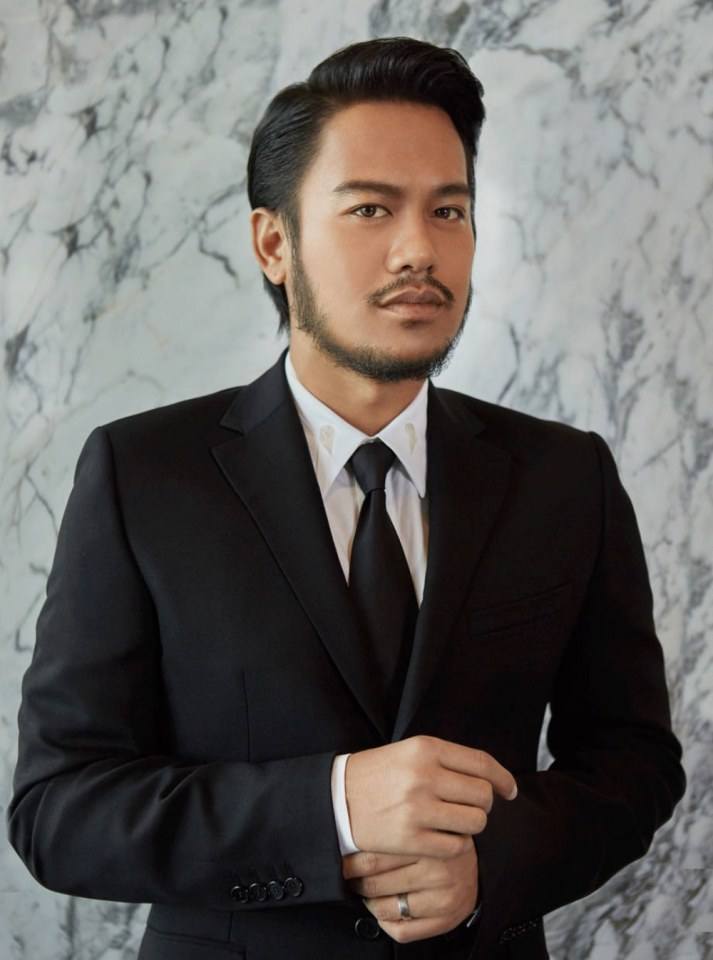 สิงโตนำโชคคมเข้ม หล่อบ้านๆ หุ่นแซ่บ