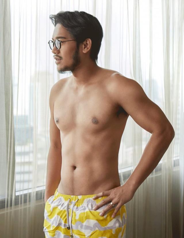 สิงโตนำโชคคมเข้ม หล่อบ้านๆ หุ่นแซ่บ