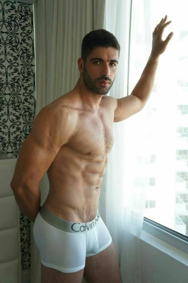 hot male 18 (+18)