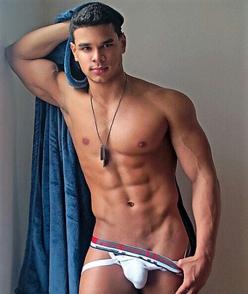 hot male 18 (+18)