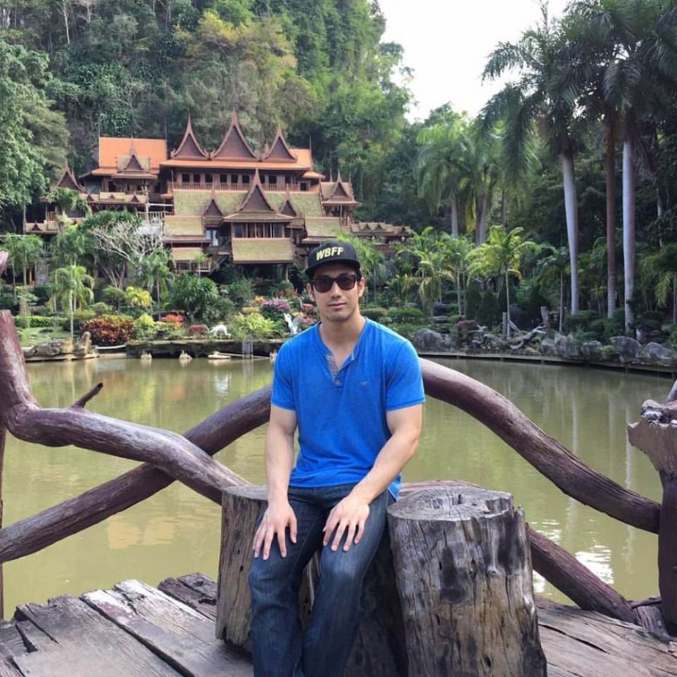 แน่นๆแขนน่ากัด