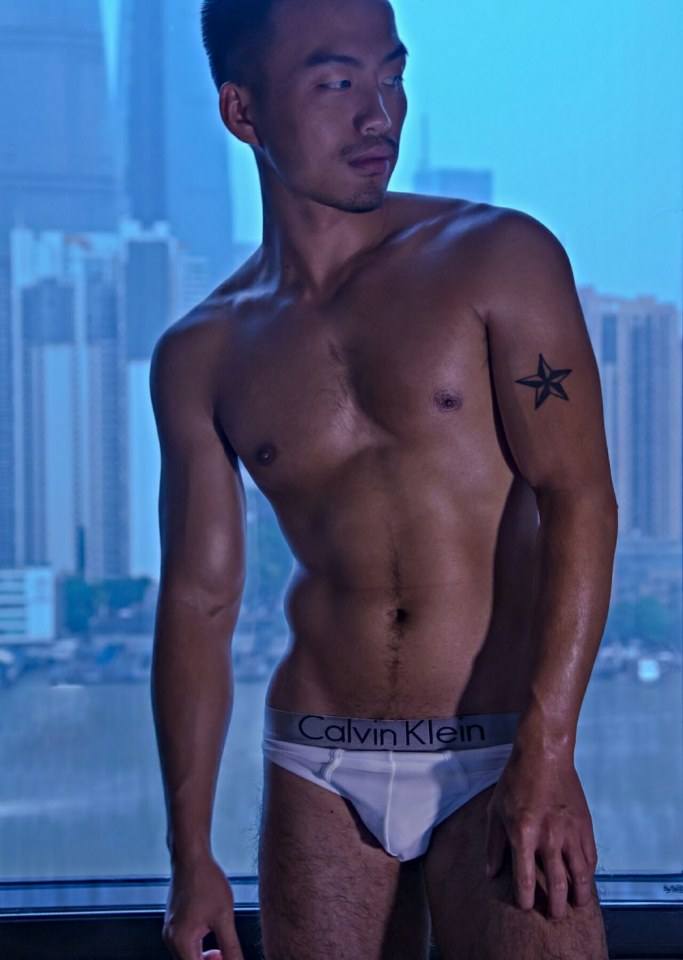 hot male 21 (+18)