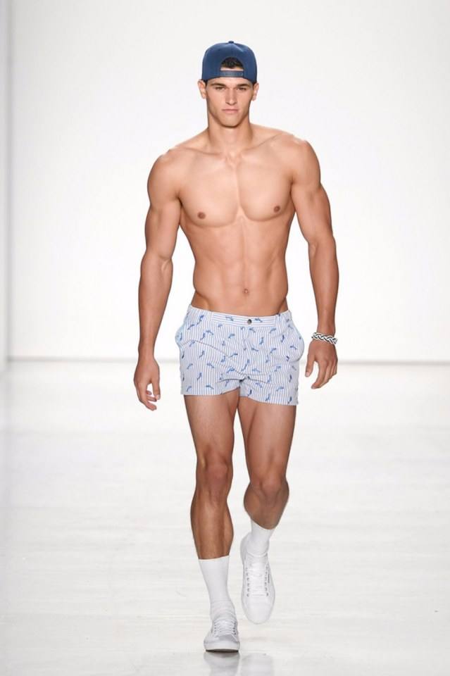 นายแบบหนุ่มมาแรง Trevor Signorino