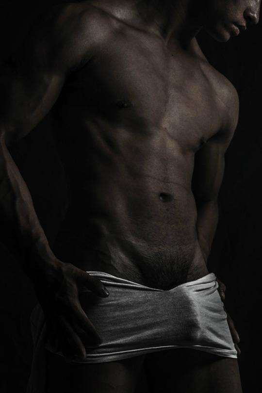 hot male 23 (+18)