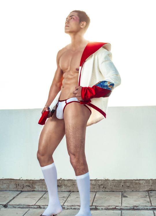 hot male 23 (+18)