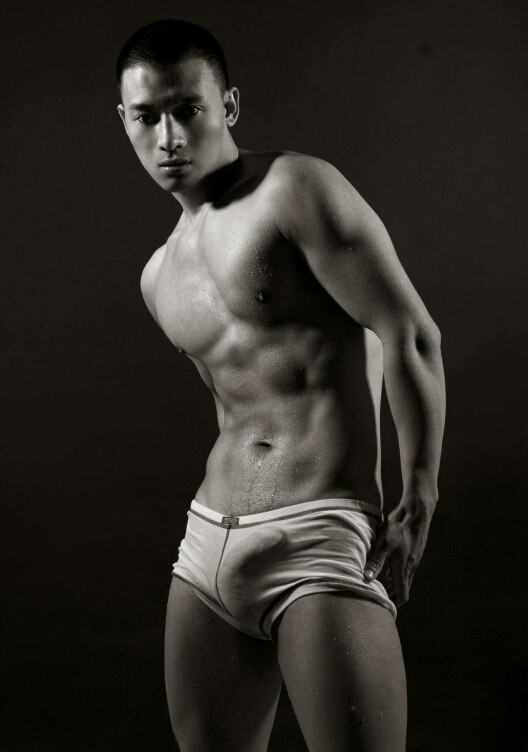 hot male 23 (+18)
