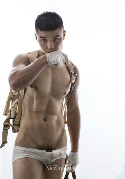 hot male 23 (+18)