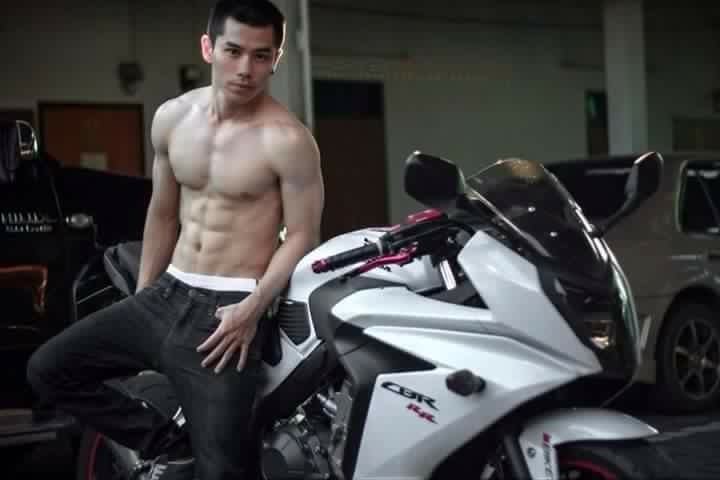 รัก 1,578