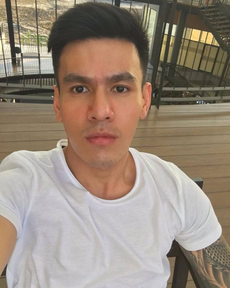 หล่อล่ำดูดี
