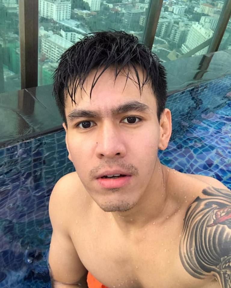 หล่อล่ำดูดี