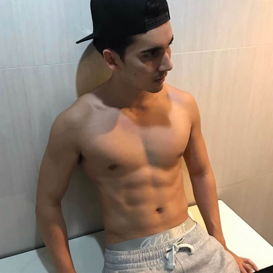 อกกล้ามทามน้ามแตก
