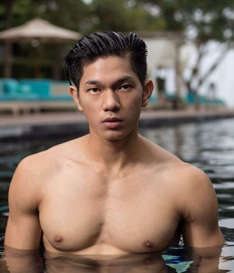 อกกล้ามทามน้ามแตก