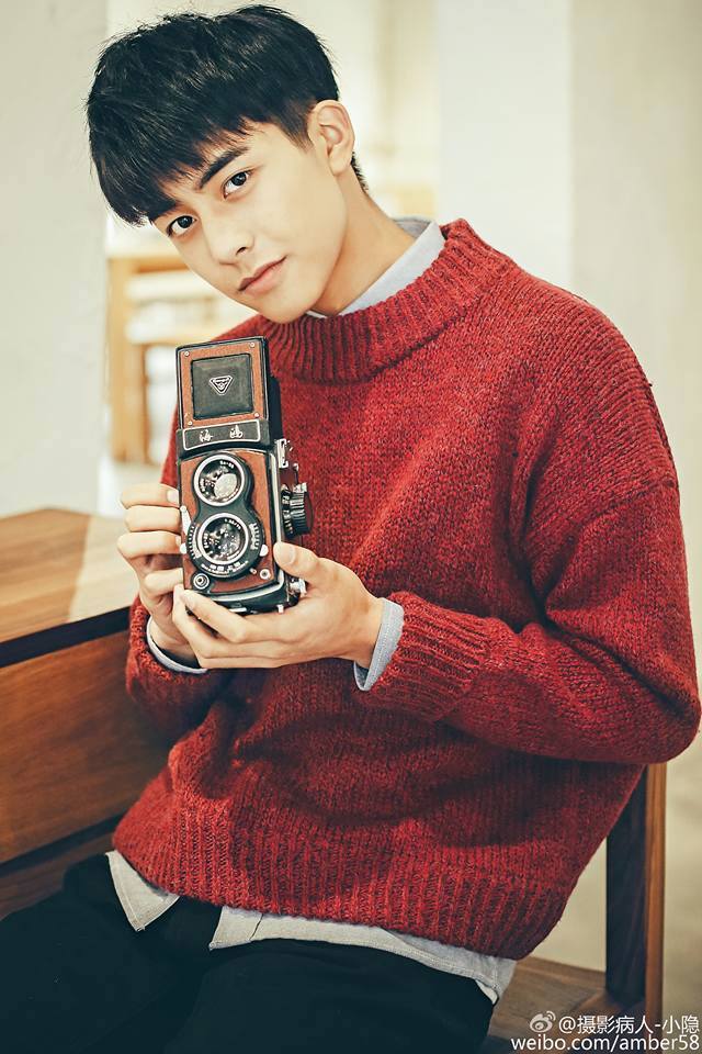 หล่อบ่อีดูตนหัวใจข้อยแด่เนาะ,ซงเว่ยหลง นักแสดงหนุ่มสุดหล่อวัย 18 ปีจากประเทศจีน