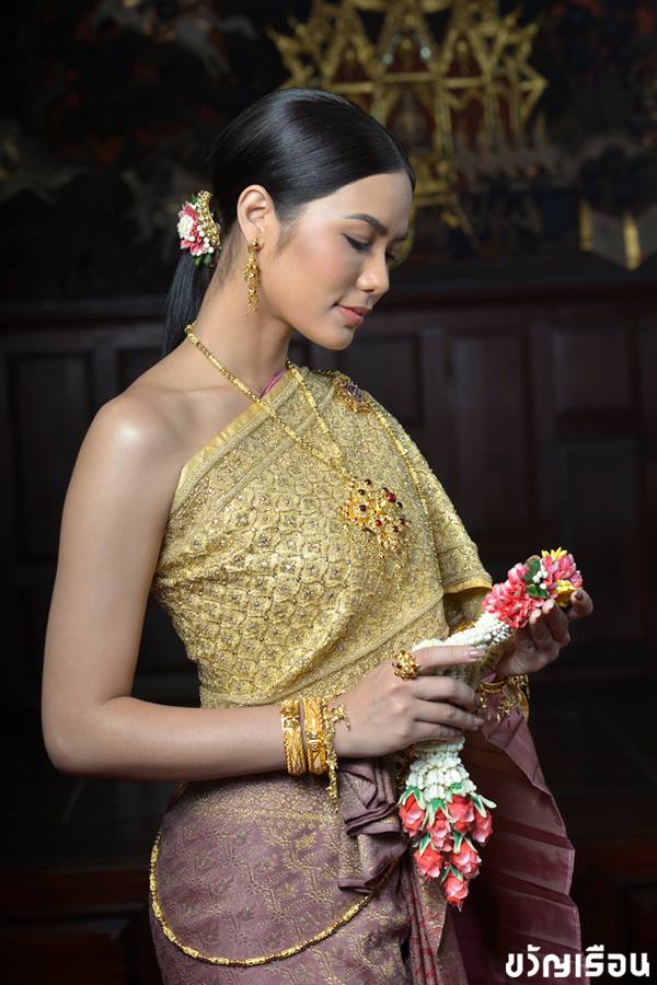 น้ำตาล-ชลิตา @ ขวัญเรือน vol.49 no.1088 March 2017
