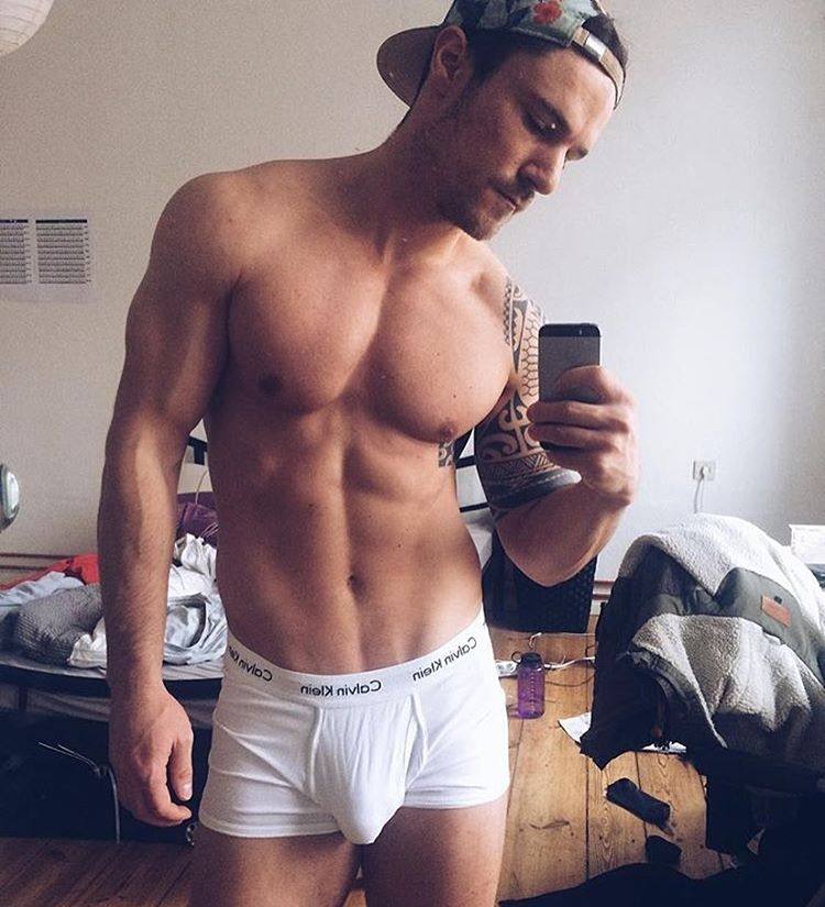 hot male 31 (+18)