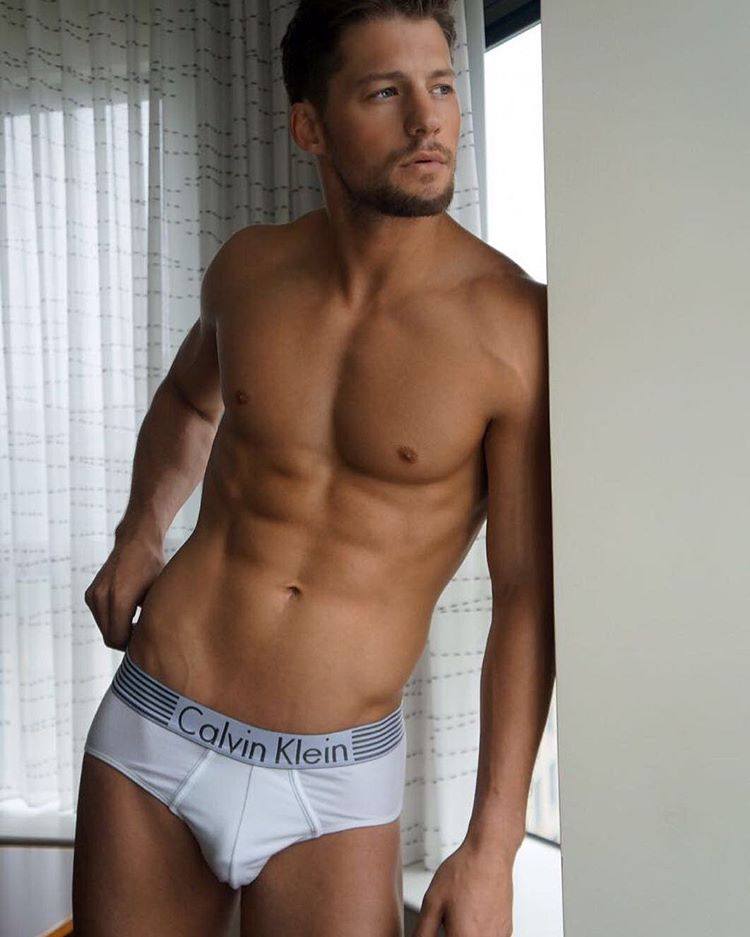 hot male 31 (+18)