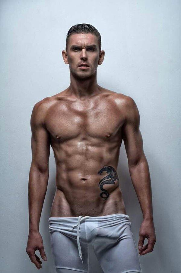 hot male 32 (+18)