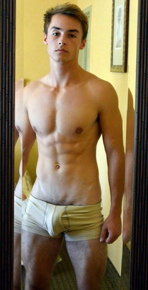hot male 32 (+18)