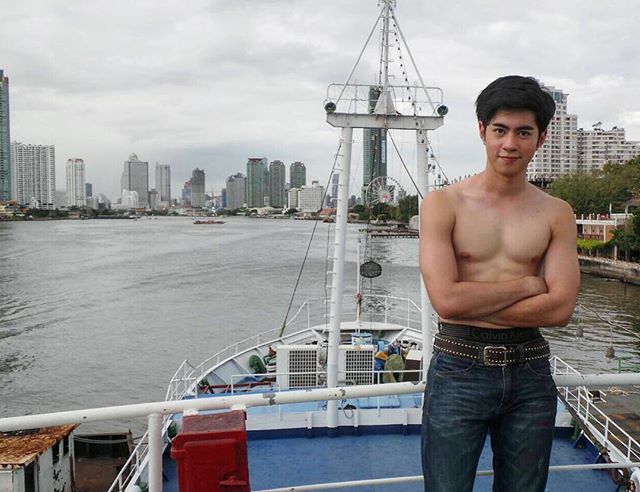 กัน รัชชานนท์ หล่อใสในชุดนักศึกษา