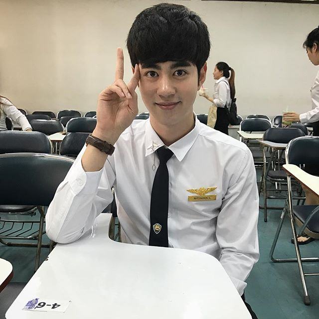 กัน รัชชานนท์ หล่อใสในชุดนักศึกษา