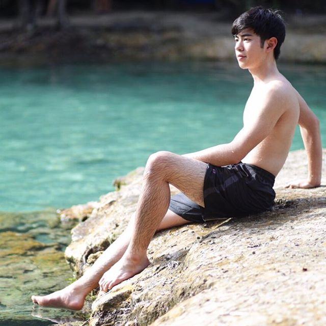 กัน รัชชานนท์ หล่อใสในชุดนักศึกษา