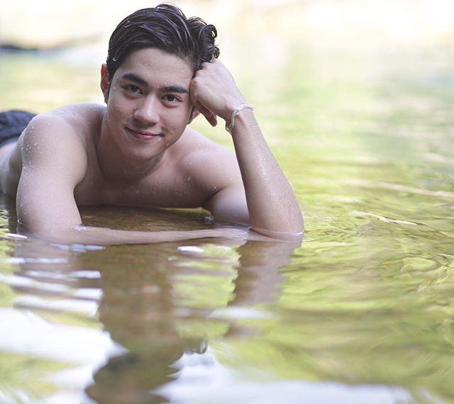 กัน รัชชานนท์ หล่อใสในชุดนักศึกษา