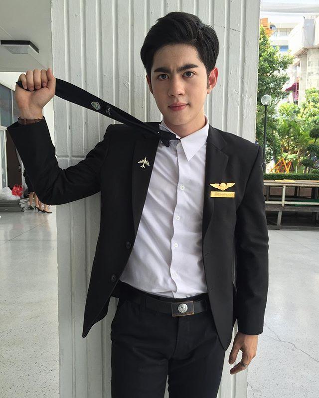 กัน รัชชานนท์ หล่อใสในชุดนักศึกษา