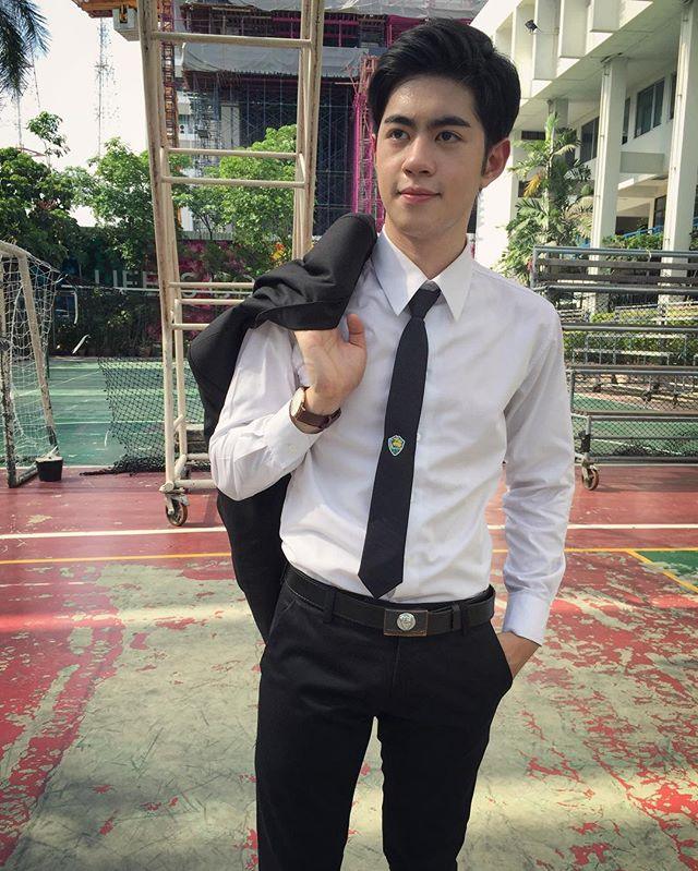 กัน รัชชานนท์ หล่อใสในชุดนักศึกษา