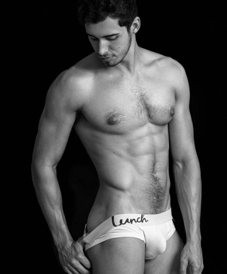hot male 35 (+18)