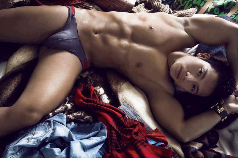 hot male 35 (+18)