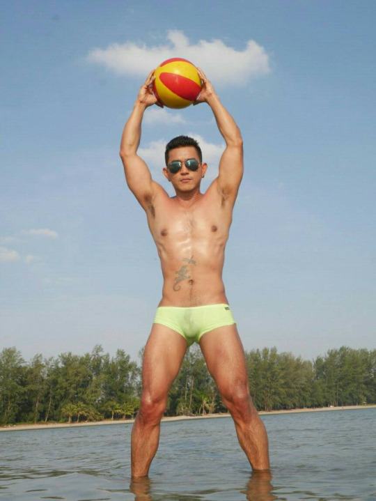 hot male 35 (+18)