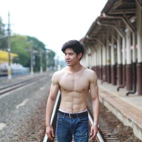 ถอดโชว์เรือนร่าง 1504