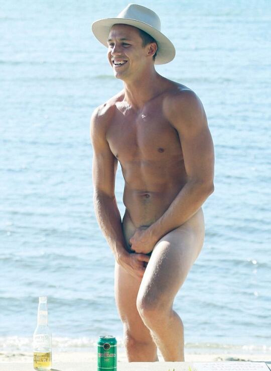 hot male 37 (+18)