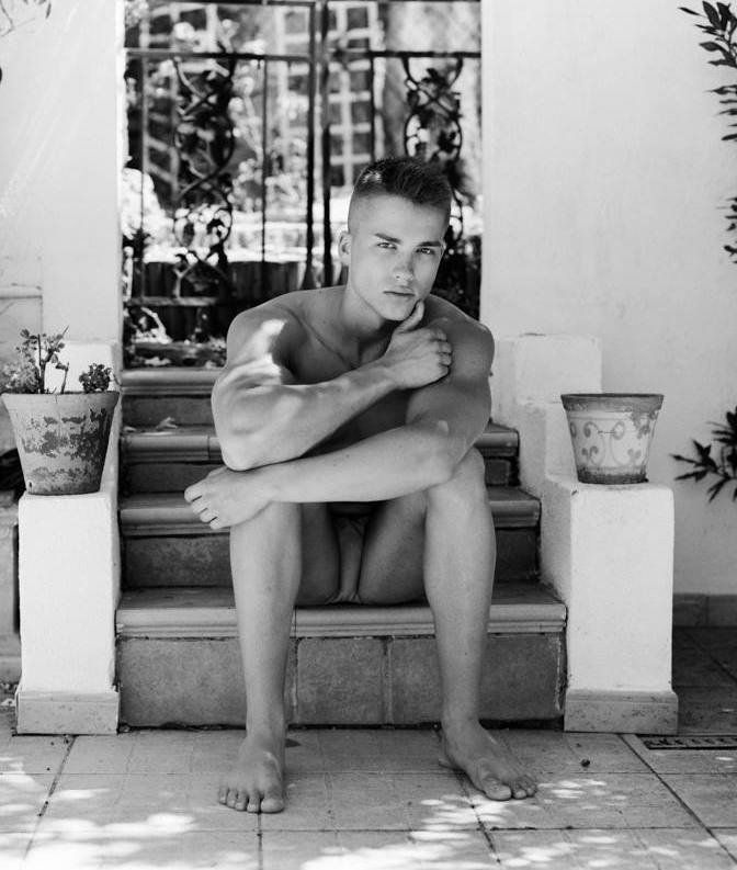 hot male 37 (+18)