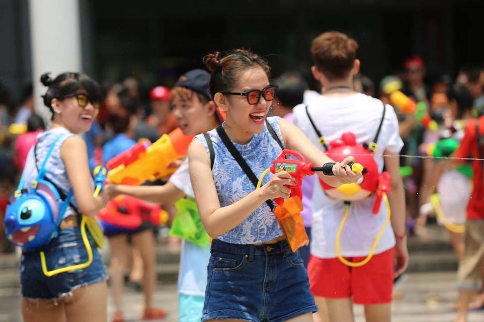 รวมรูปสาวสุดน่ารักในงาน M2F Bangkok Songkran Festival 2017