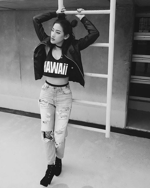 เดินไปทางไหนก็Hotไม่แพ้อากาศช่วงนี้เลยสำหรับพริ้ม จันทร์ทิพย์ ล่าสุดนำทีมแฟนคลับเล่นน้ำสงกรานต์งานนี้เห็นทีหนุ่มๆในงานคงได้ปะแป้งพริ้ม จันทร์ทิพย์สมใจอยากกันเลยทีเดียว