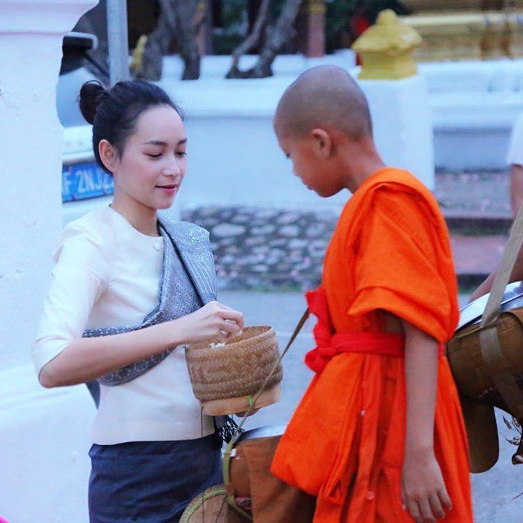 บี น้ําทิพย์@หลวงพระบาง ບີ ນ້ຳທິບ@ຫຼວງພຣະບາງ