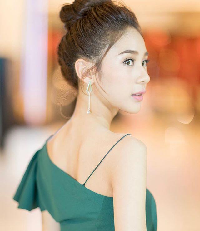 เบนซ์ ณัฐธิดา นักแสดงหน้าใหม่ที่น่าจับตามอง!!
